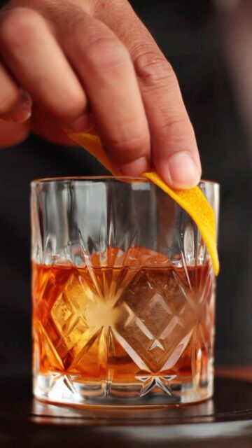 Old Fashioned 🥃🍊

Some classics don’t need reinventing, just respect.
Our Old Fashioned is built the way it should be: good spirit, a touch of sweetness, aromatic bitters, and a slow stir over ice, finished with orange. Quiet, confident, and better with the sea in front of you.

The kind of drink that makes golden hour last a little longer.
📲 Reserve your table | Link in bio | +501 612-0144
.
.
.
#OldFashioned #CraftCocktails #AkashaExperience